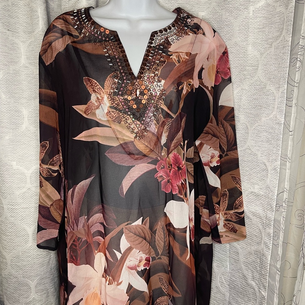 Sold ❌❌❌Chico’s Embellished Floral Tunic Top Size 3 (US 16/18) Sheer 3/4 Sleeve